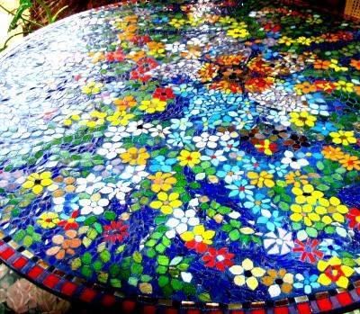 Learn to create a mosaic table, Brisbane Mosaic Workshops, OzMosaics. mosaic table mural ozmosaics